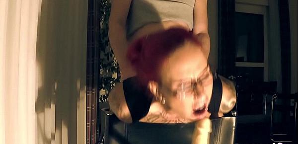  Gefesselt und benutzt - Mistress Hure von Freier in BDSM Session gefickt - German Redhead